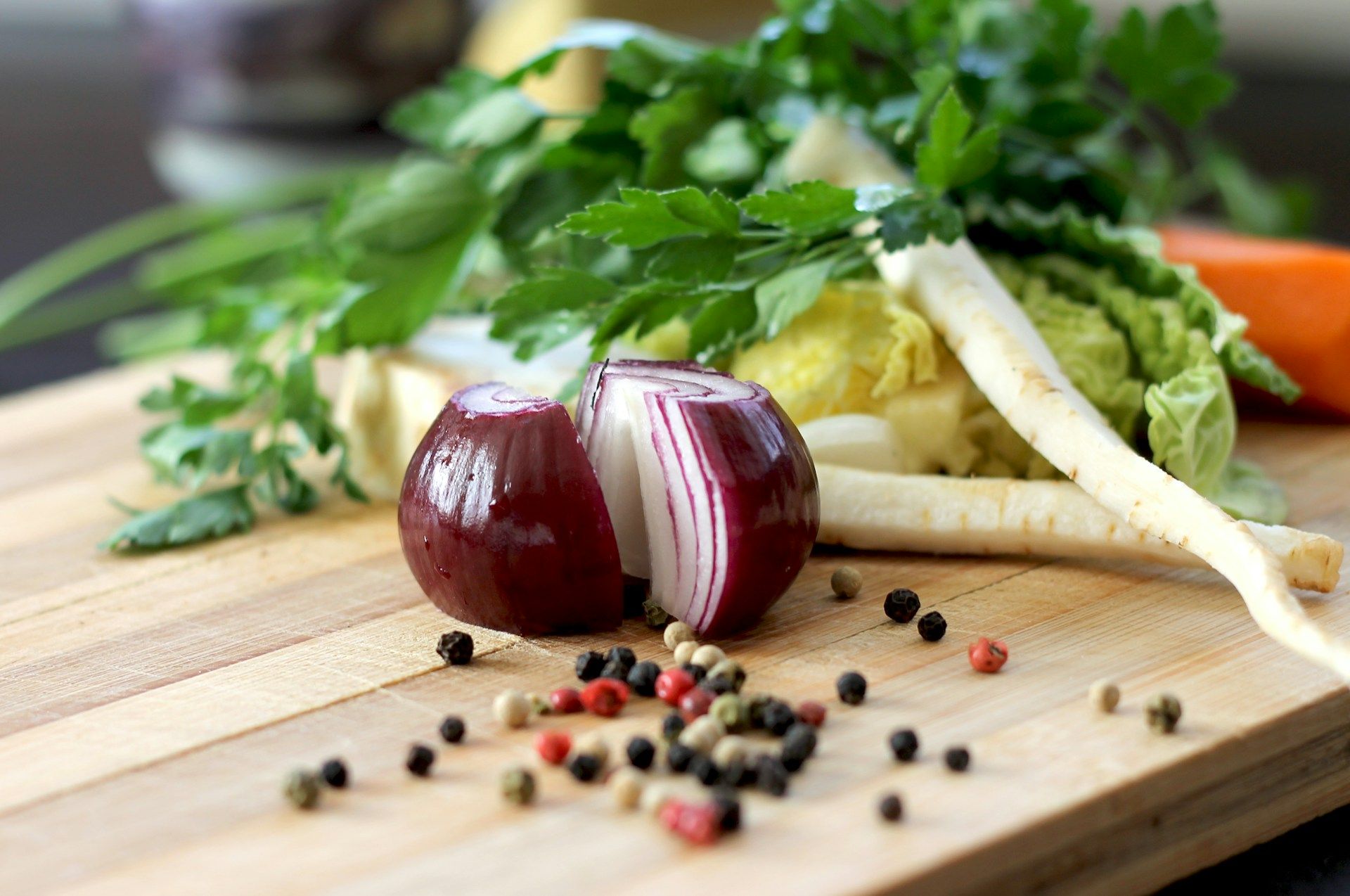 Какие продукты меняют запах тела - Здоровье 24